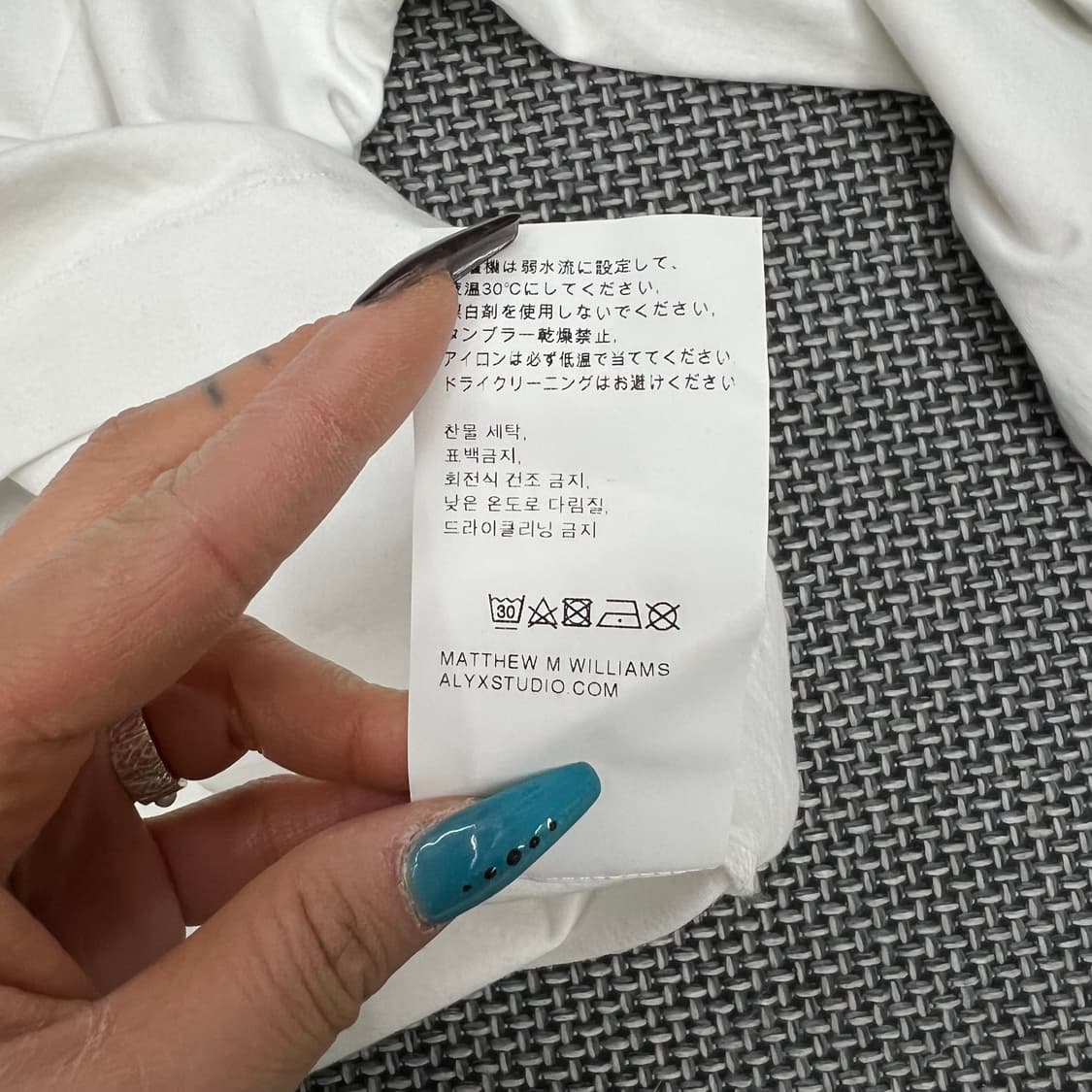 알릭스 화이트 후드 롱슬리브 상품이미지5