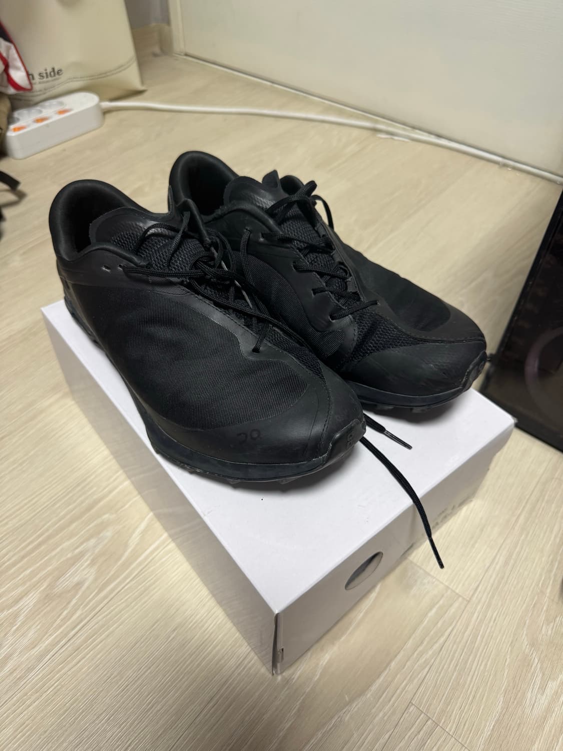 온러닝x파프 클라우드 벤처 블랙입니다(265) 상품이미지1