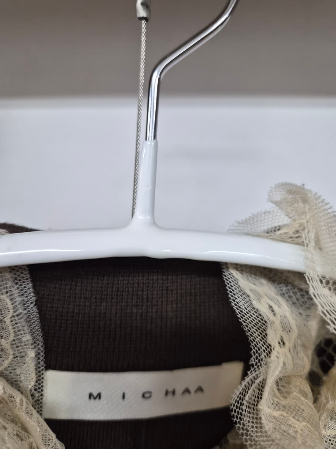 MICHAA미샤  시그니처 골드 버튼 니트  원피스 상품이미지4