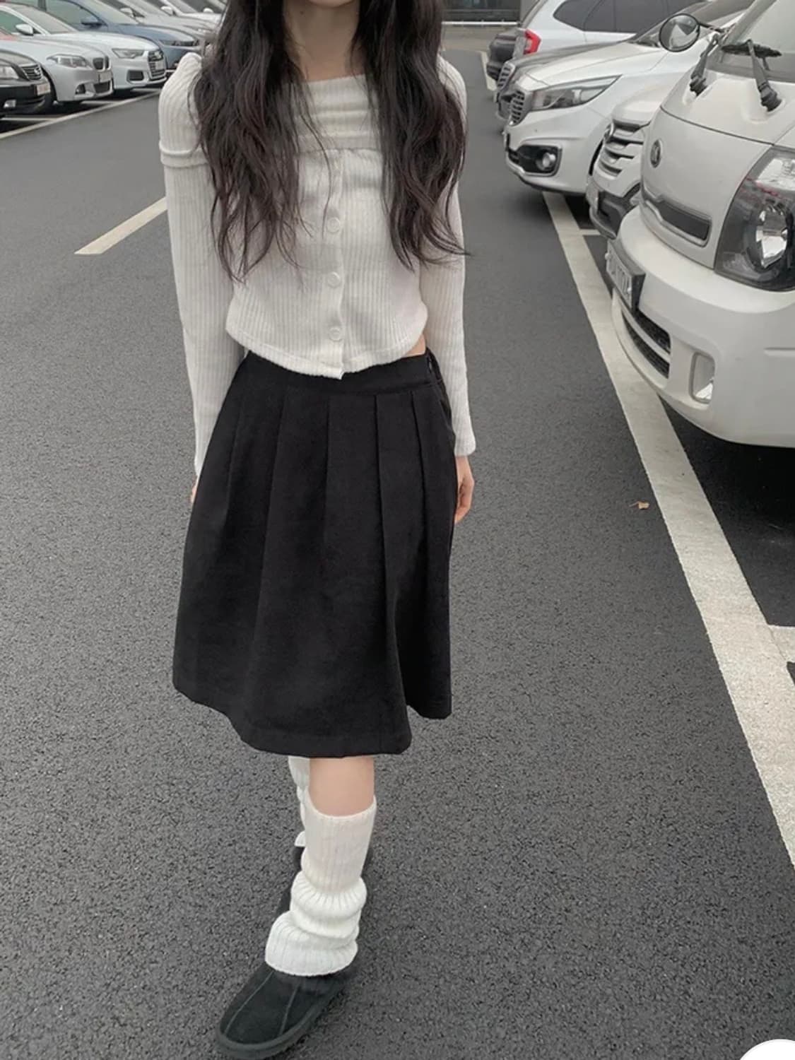 블랙 플리츠 미디 스커트 상품이미지1