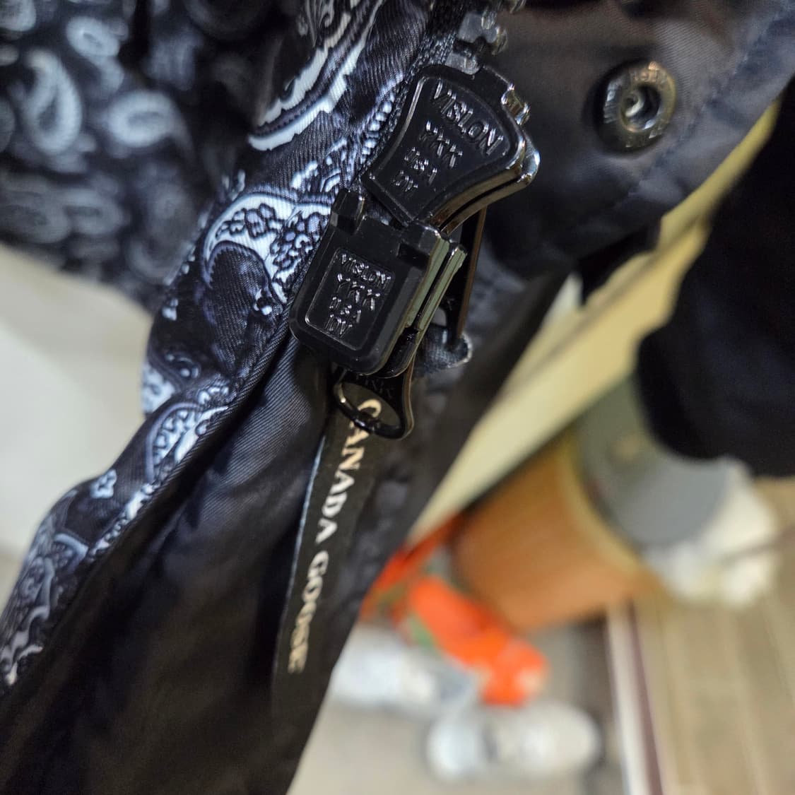 캐나다구스x오프닝 세레모니 패딩 상품이미지9