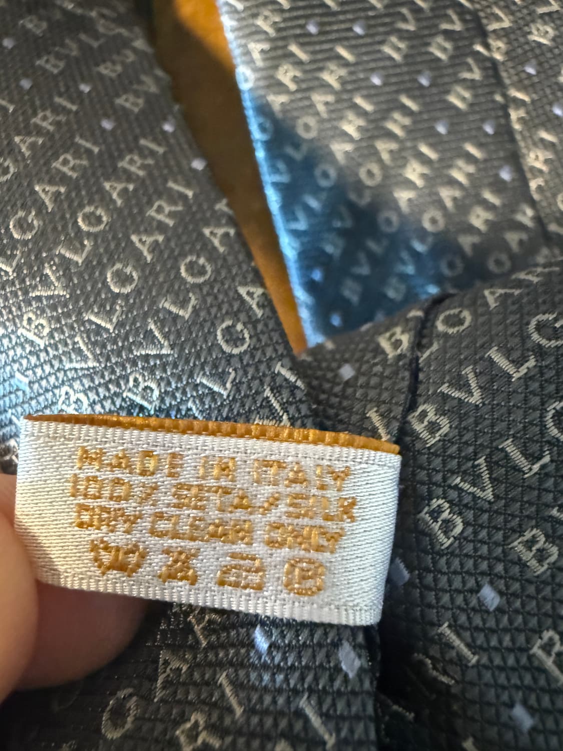 불가리 BVLGARI 올오버 로고 실크 넥타이 그레이 상품이미지6