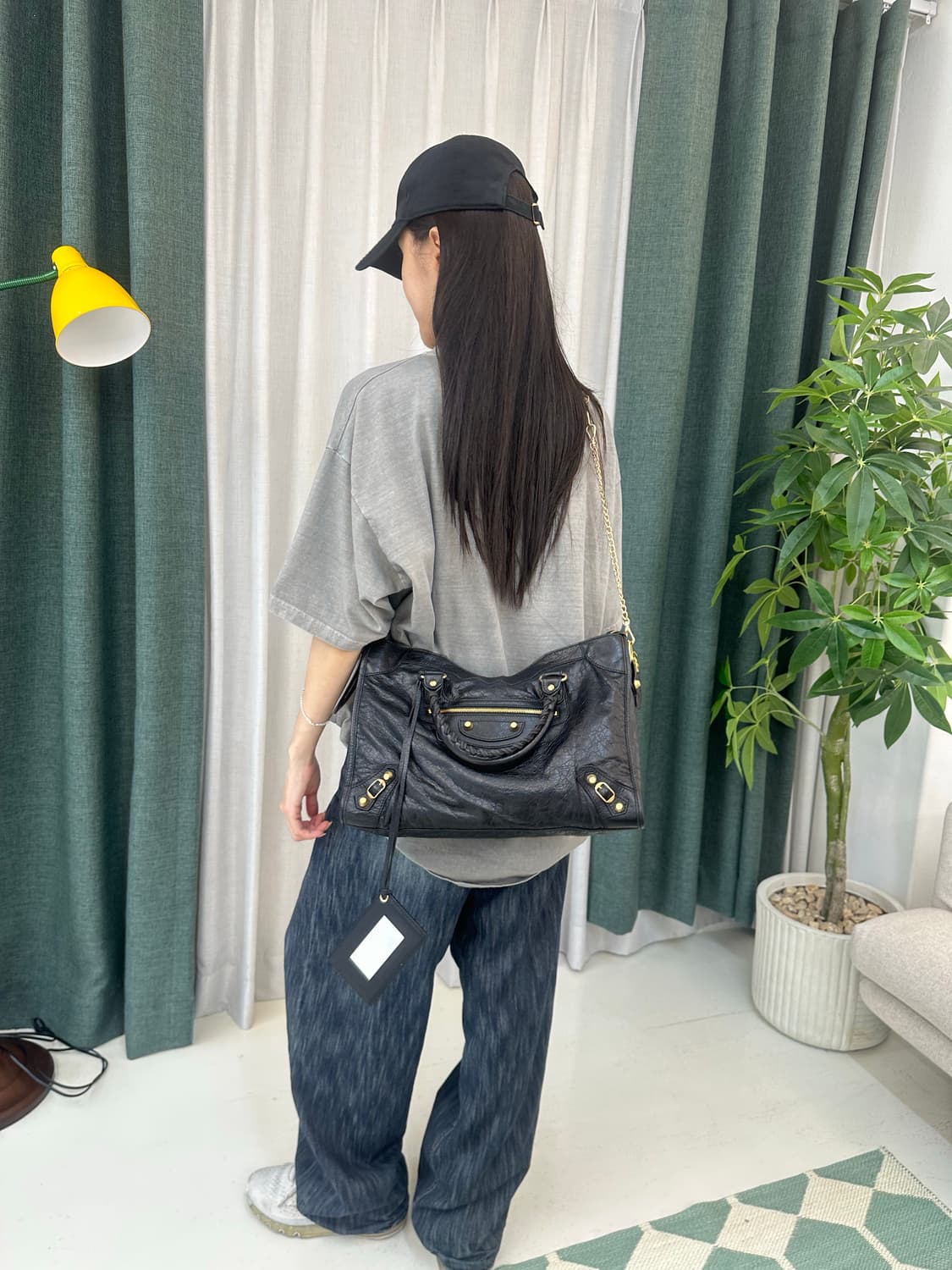 [A+급 정품] 발렌시아가 시티 모터백 미디움 블랙 상품이미지7