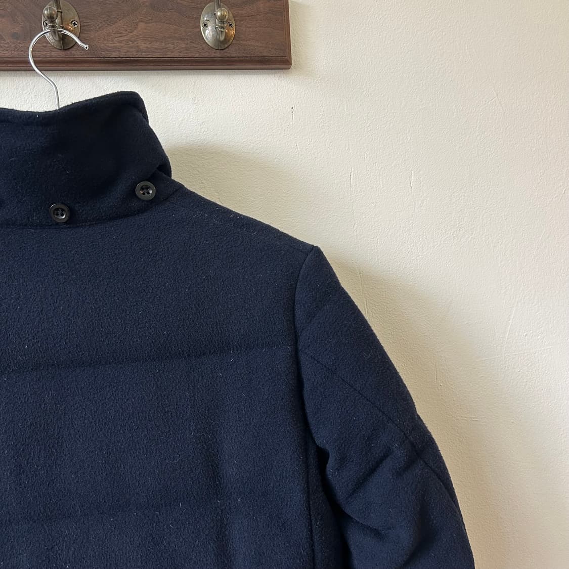 단톤 x 빔즈 다운 패딩 상품이미지8