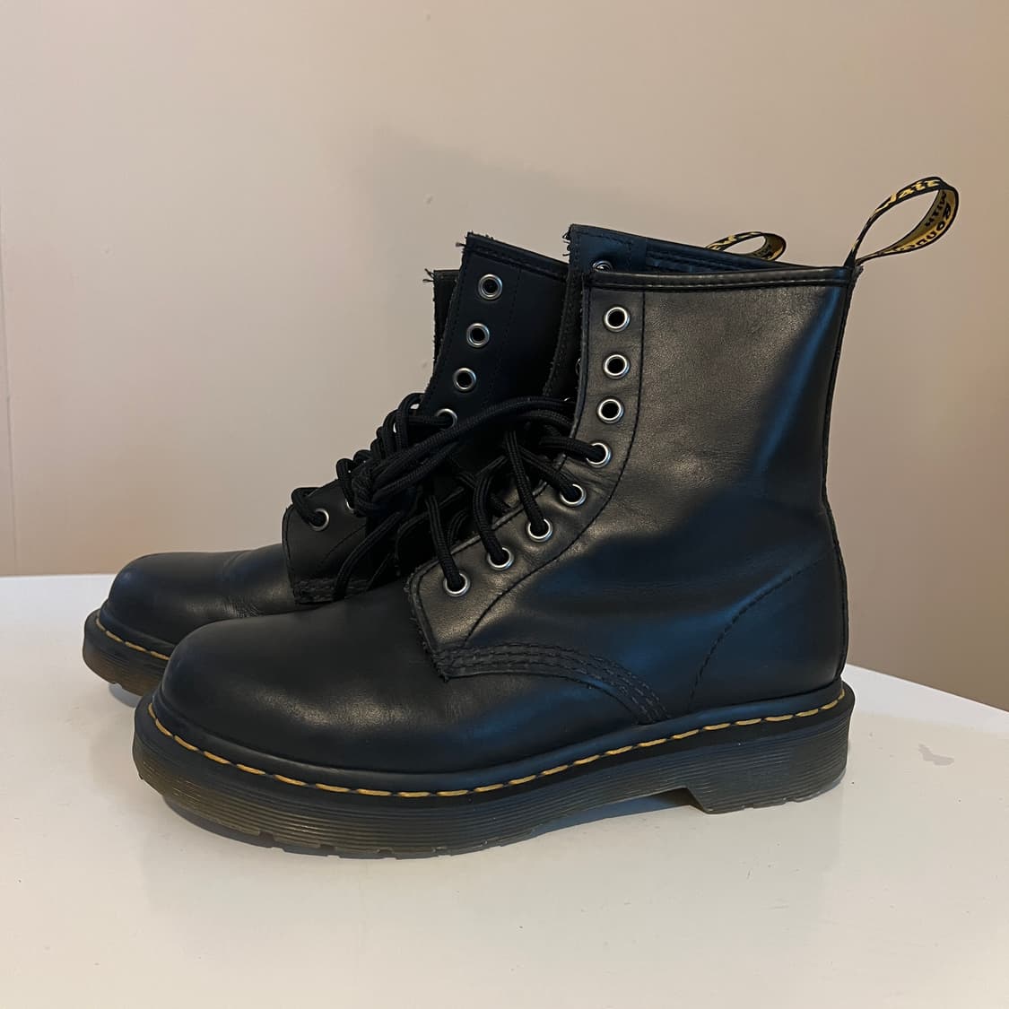 닥터마틴 1460 스무스 8홀 부츠 상품이미지2