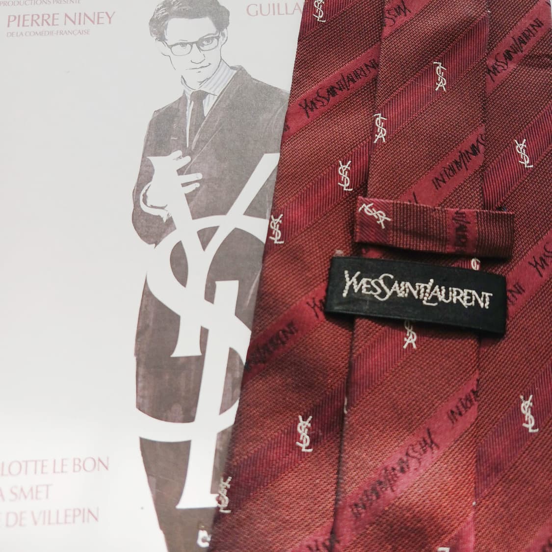 입생로랑 실크 스트라이프 로고 넥타이 9.8cm B등급 A18788
 상품이미지6