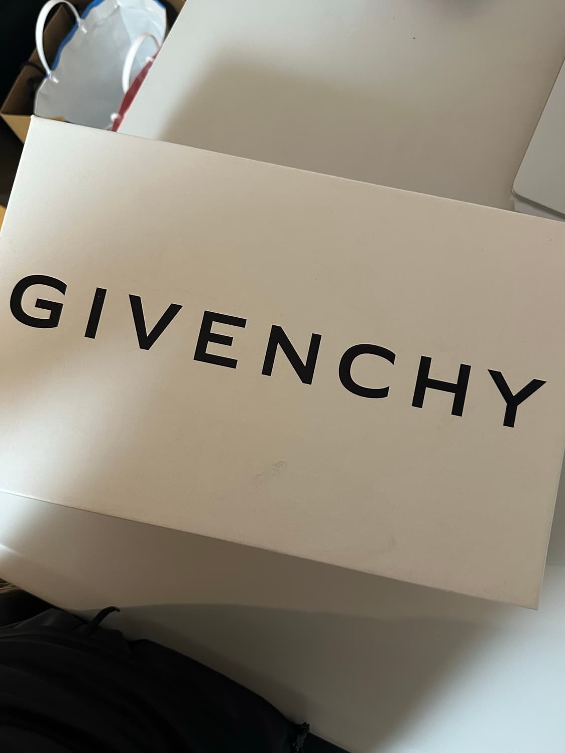 지방시 tk360 블랙 옐로우 41 사이즈 상품이미지6