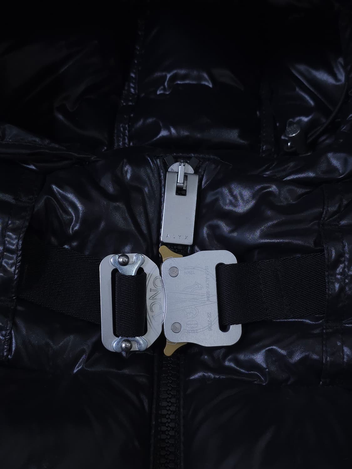 [6] 몽클레어 알릭스 22FW 알몬드 패딩 블랙 상품이미지3