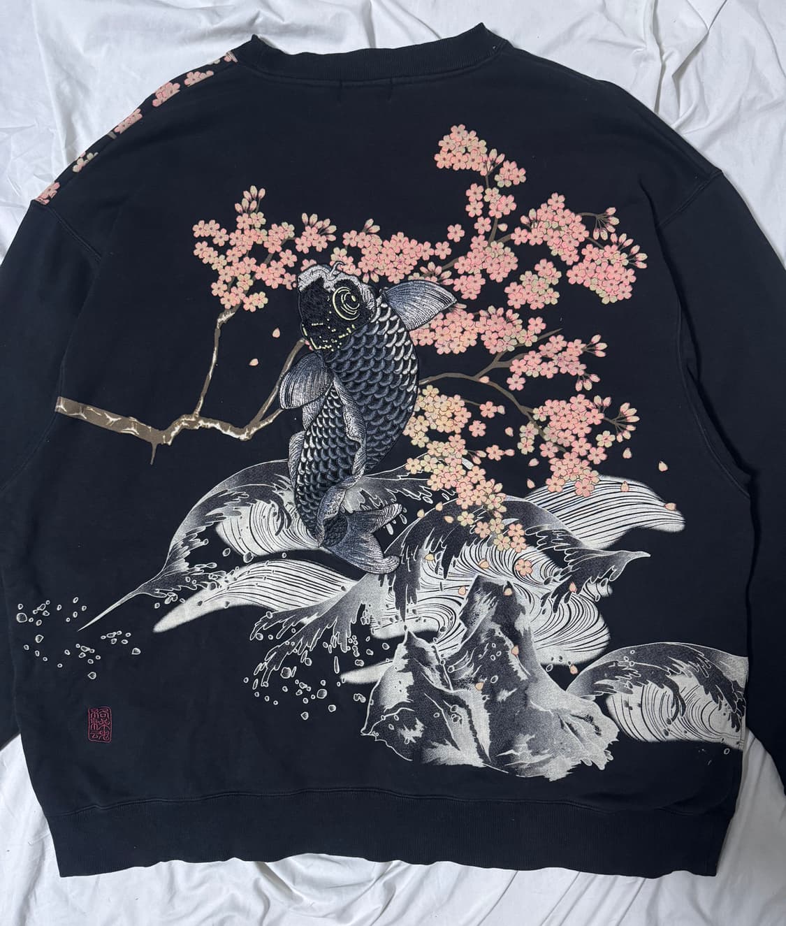 카라쿠리 타마시 코이 사쿠라 스웨트셔츠 상품이미지3