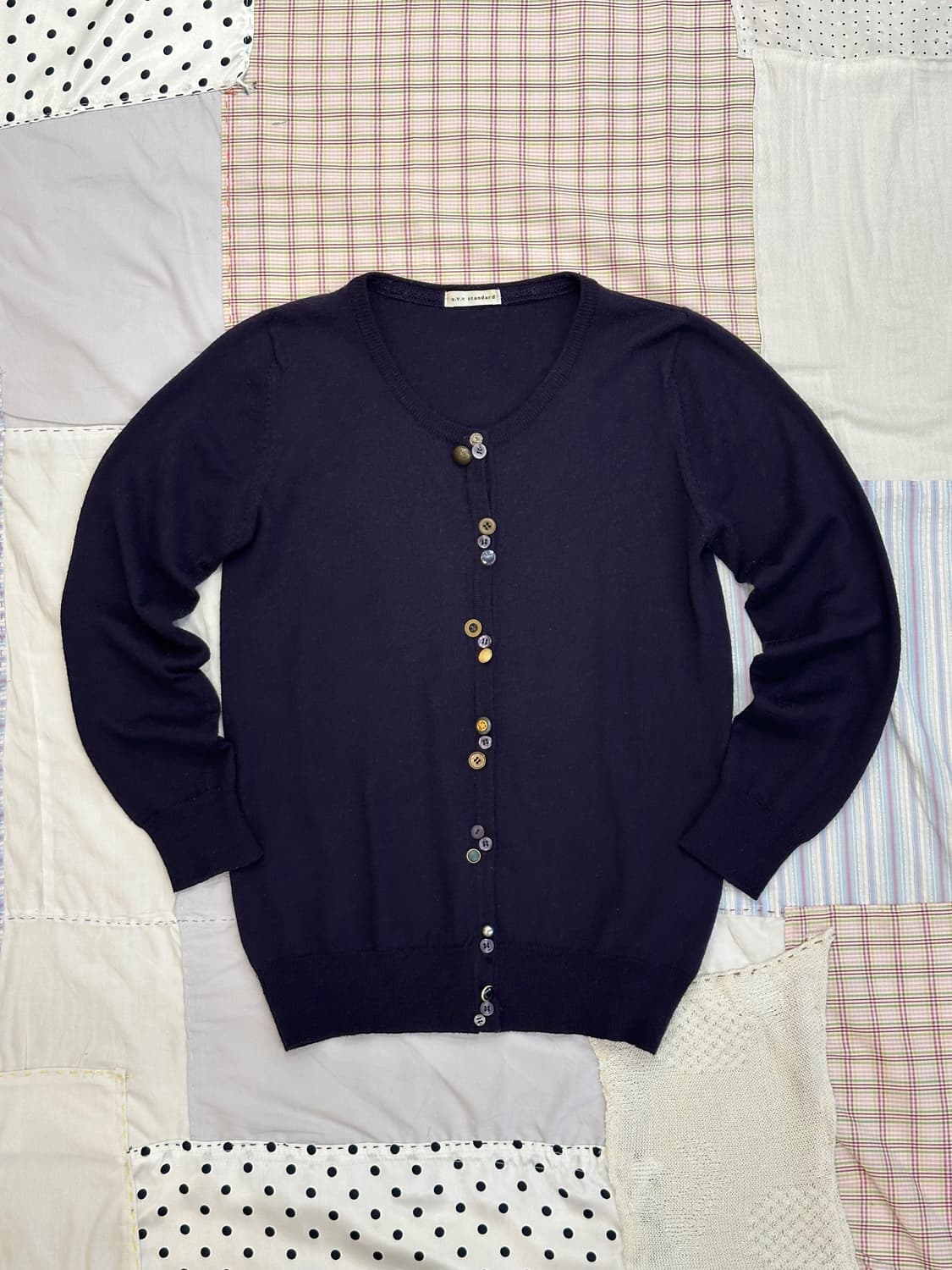 ⊹ A.V.V Standard  단추 컬렉션 가디건 상품이미지7