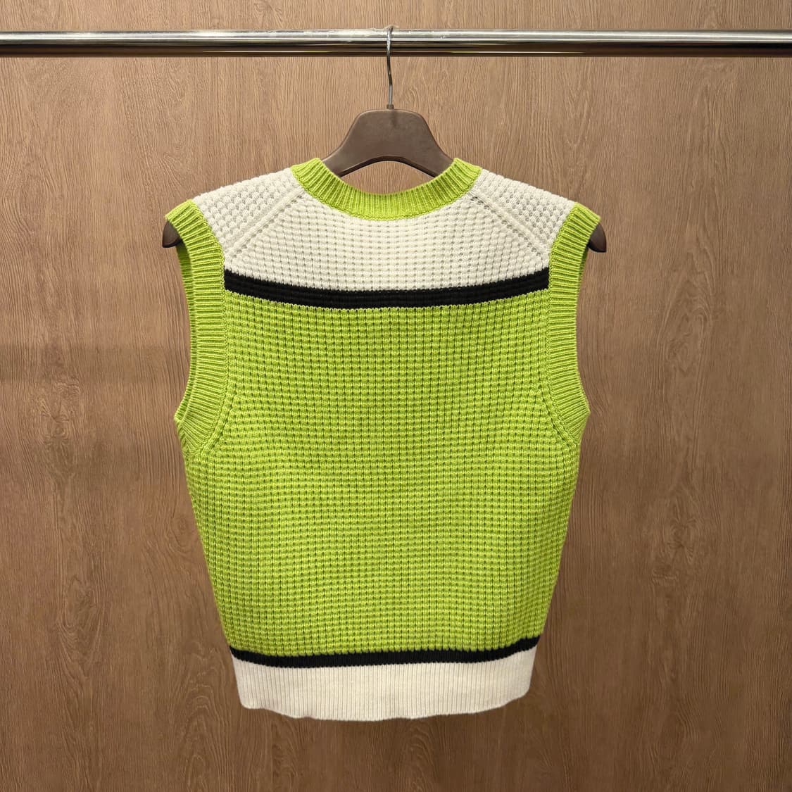 마르니 유니클로 브이넥 니트 베스트 컬러 블록 디테일 그린 아이보리 블랙 상품이미지3