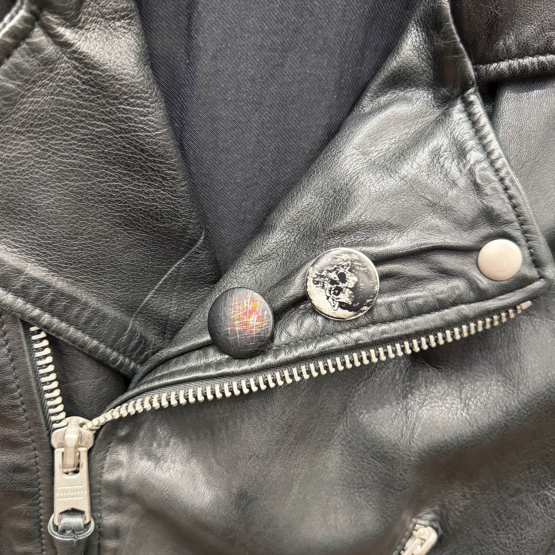 올세인츠 바이커 레더 자켓 언발란스 지퍼 멀티 포켓 디테일 레귤러핏 블랙 상품이미지6