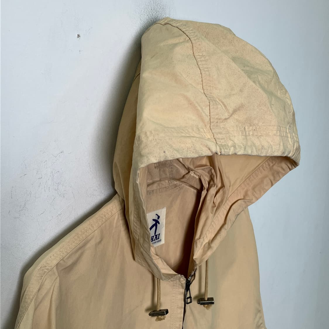 이세이미야케 하이 스포르팅 기어 베이지 윈드브레이커 상품이미지5