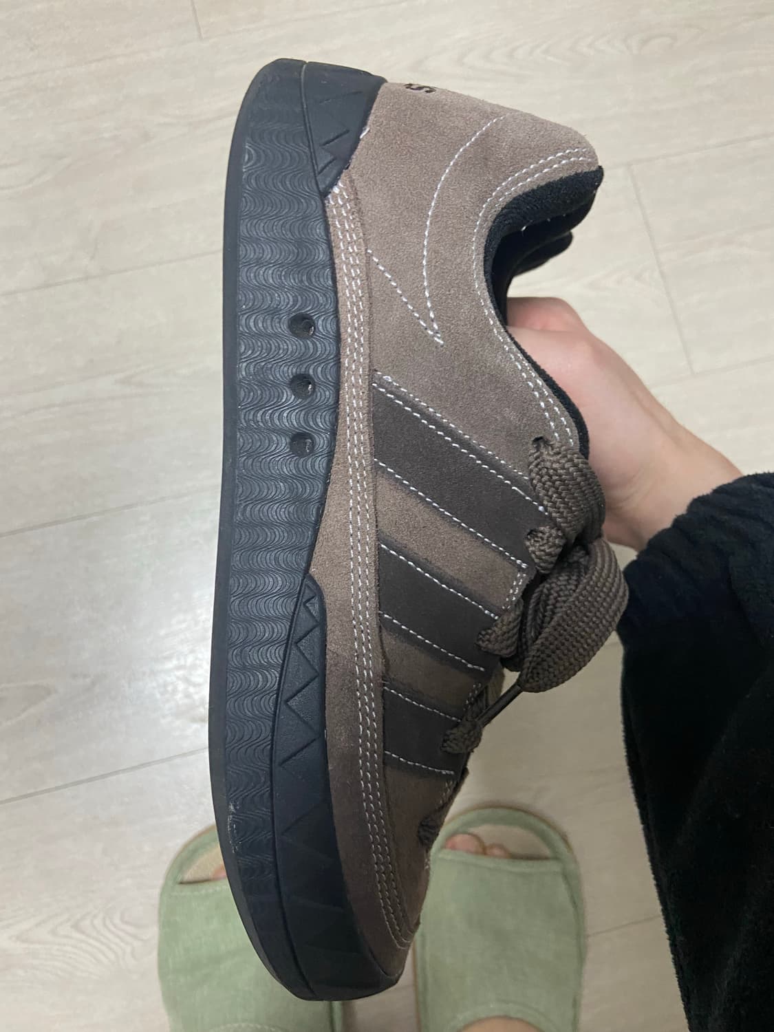 아디다스 아디매틱 어스 스트라타 다크 브라운 상품이미지3