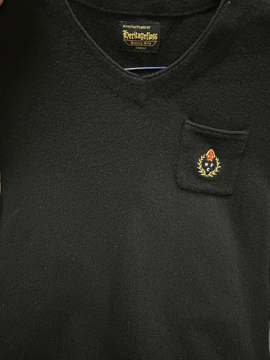 헤리티지플로스 브이넥 니트 블랙 상품이미지3