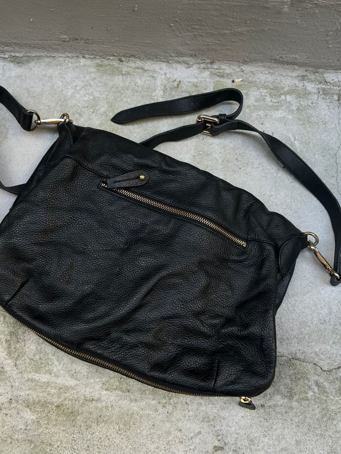 00s VTG SISLEY 스터드 디테일 가죽 크로스백 상품이미지3