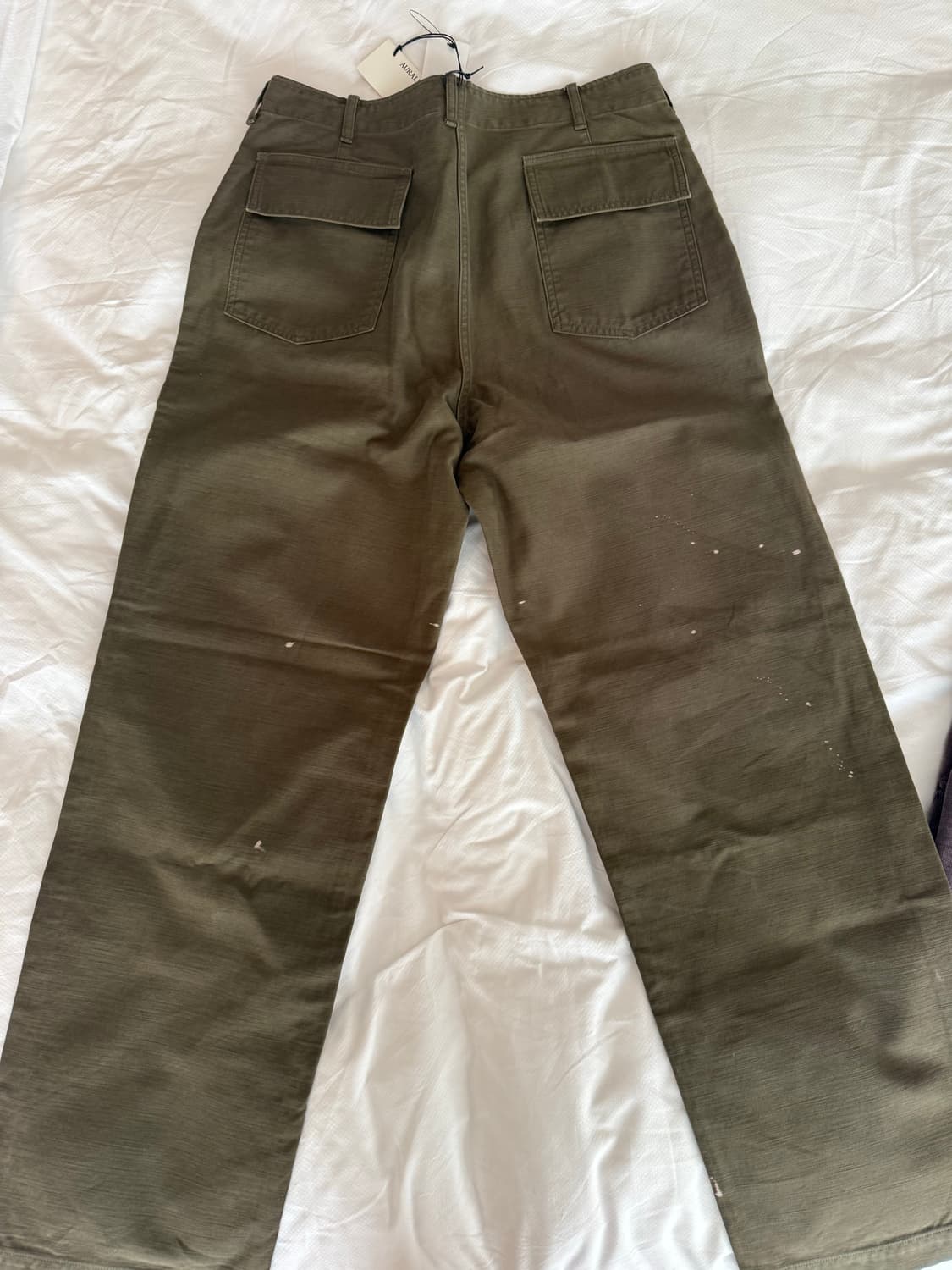 오라리 워시드 사틴 블리치즈 베이커 팬츠 상품이미지5