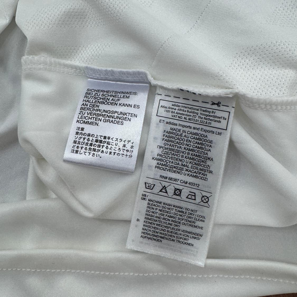 M 아디다스 레알마드리드 17-18시즌 홈 유니폼 (모드리치) 상품이미지9