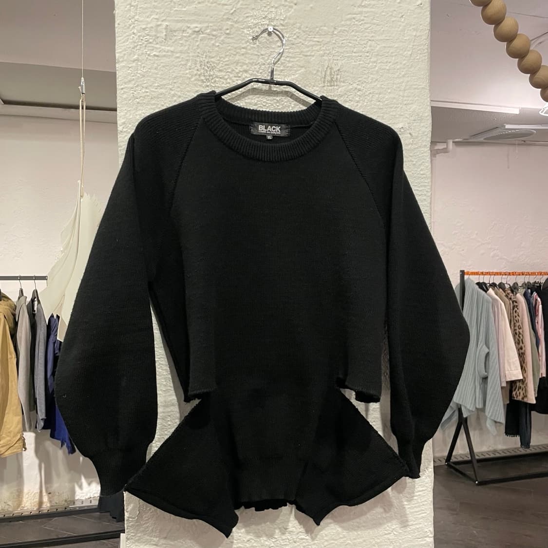 꼼데가르송 블랙 컷아웃 니트 상품이미지1