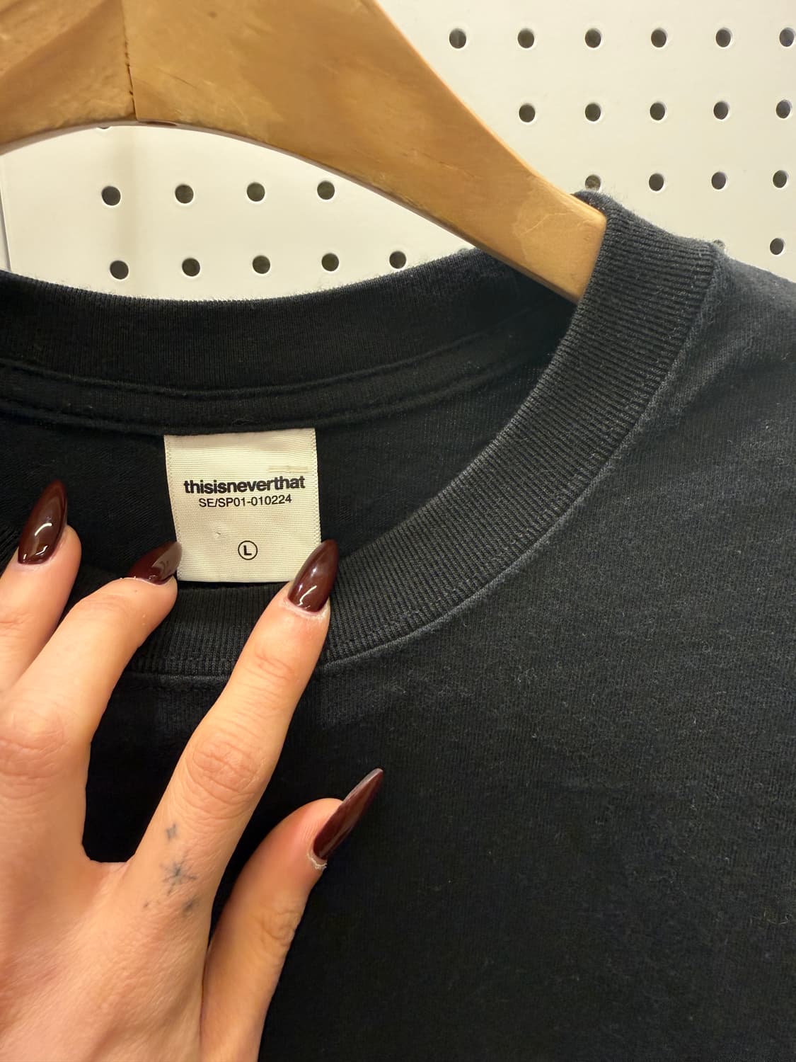 디스이즈네버댓 로고 블랙 반팔티 U1179 상품이미지5