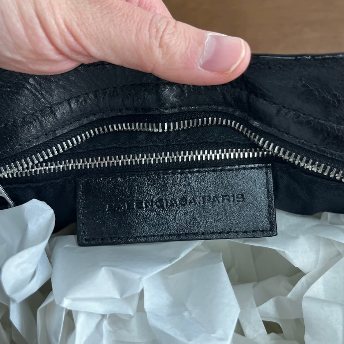 발렌시아가 뉴자이언트 시티 모터백 미디움 상품이미지8