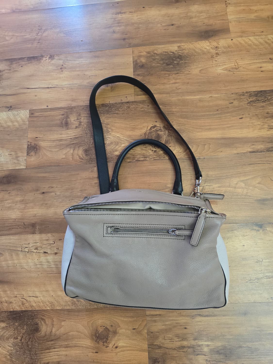 지방시 판도라 가방 판매합니다 상품이미지1