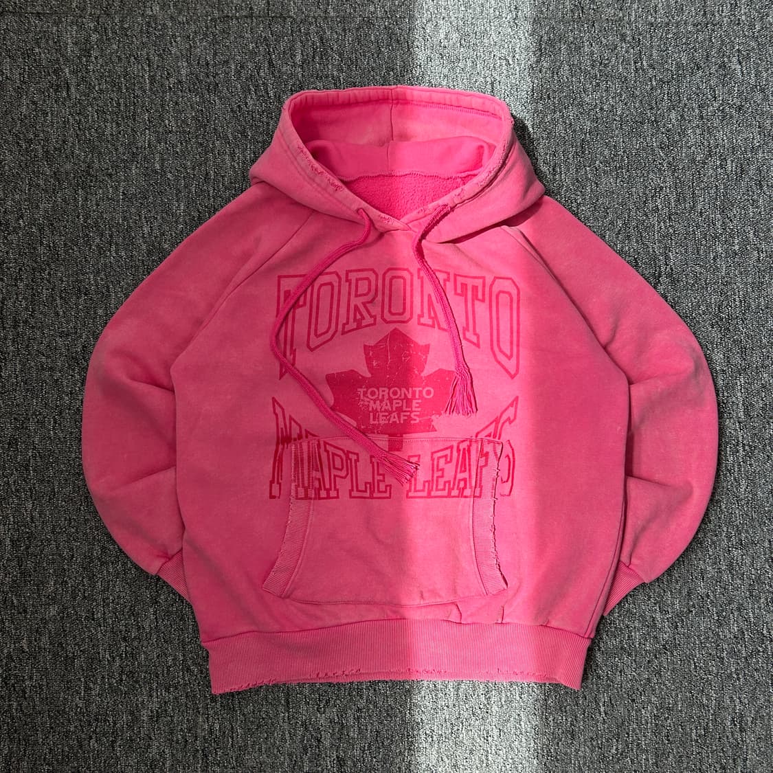 캐나다 토론토 핑크 데미지 후드티 상품이미지1
