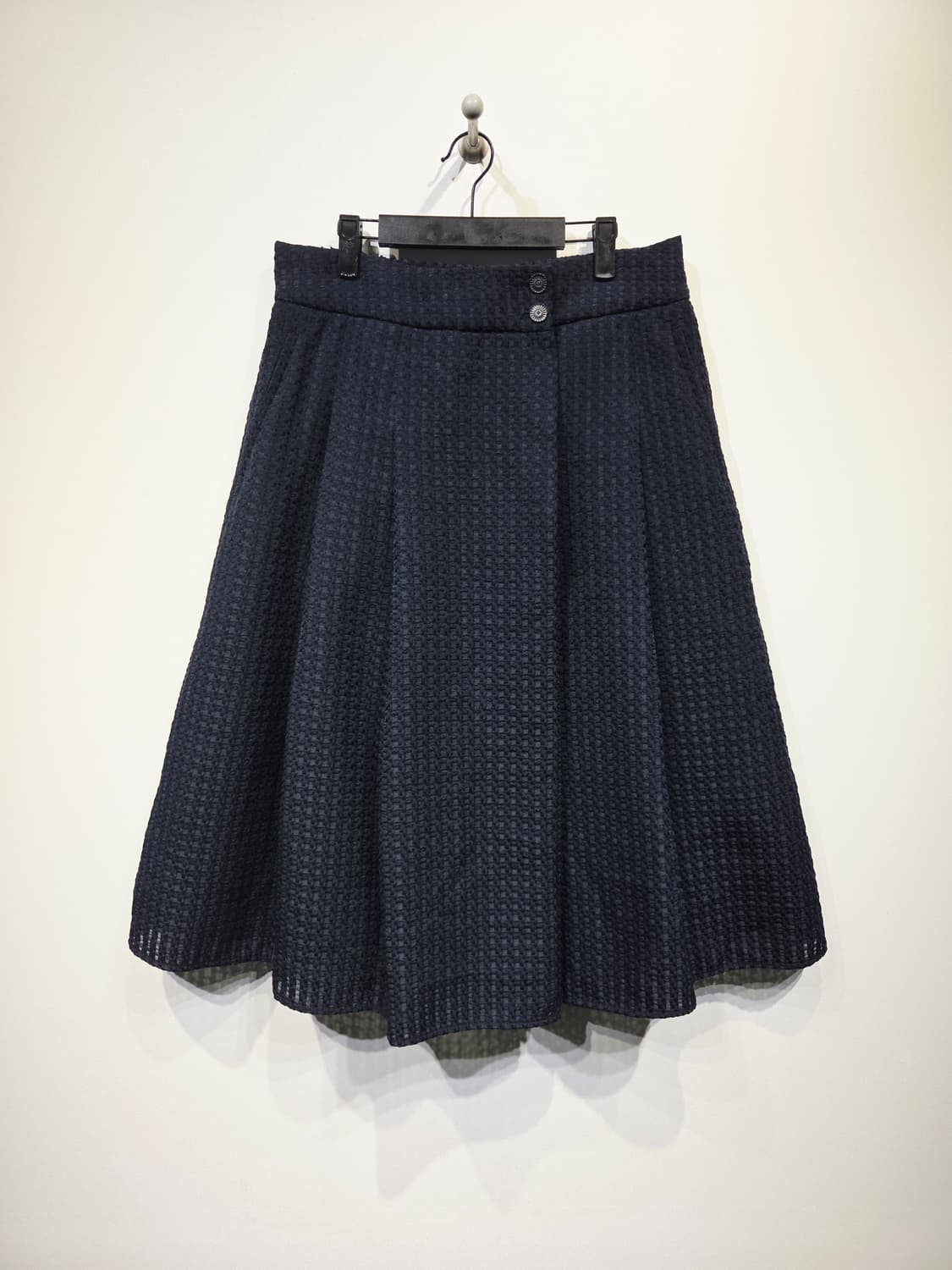 KARL LAGERFELD 칼라거펠트 파리 텍스처 플레어 스커트 상품이미지2