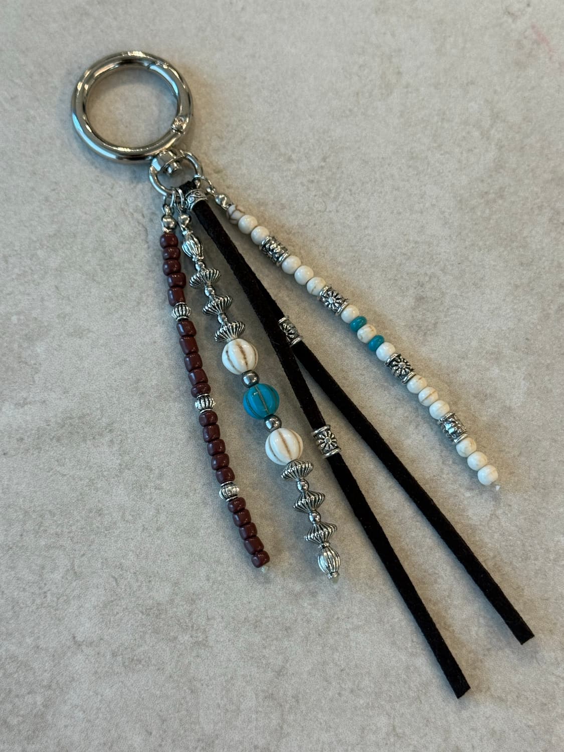 산호 호박석 터키포인트 브라운 스웨이드 키링 상품이미지2