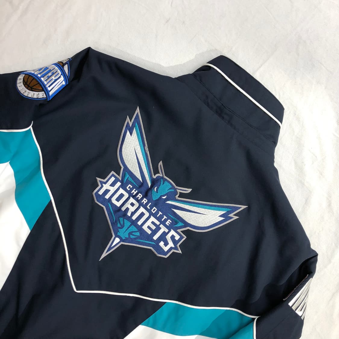 NBA 샬럿 호네츠 바람막이 점퍼 M 상품이미지3