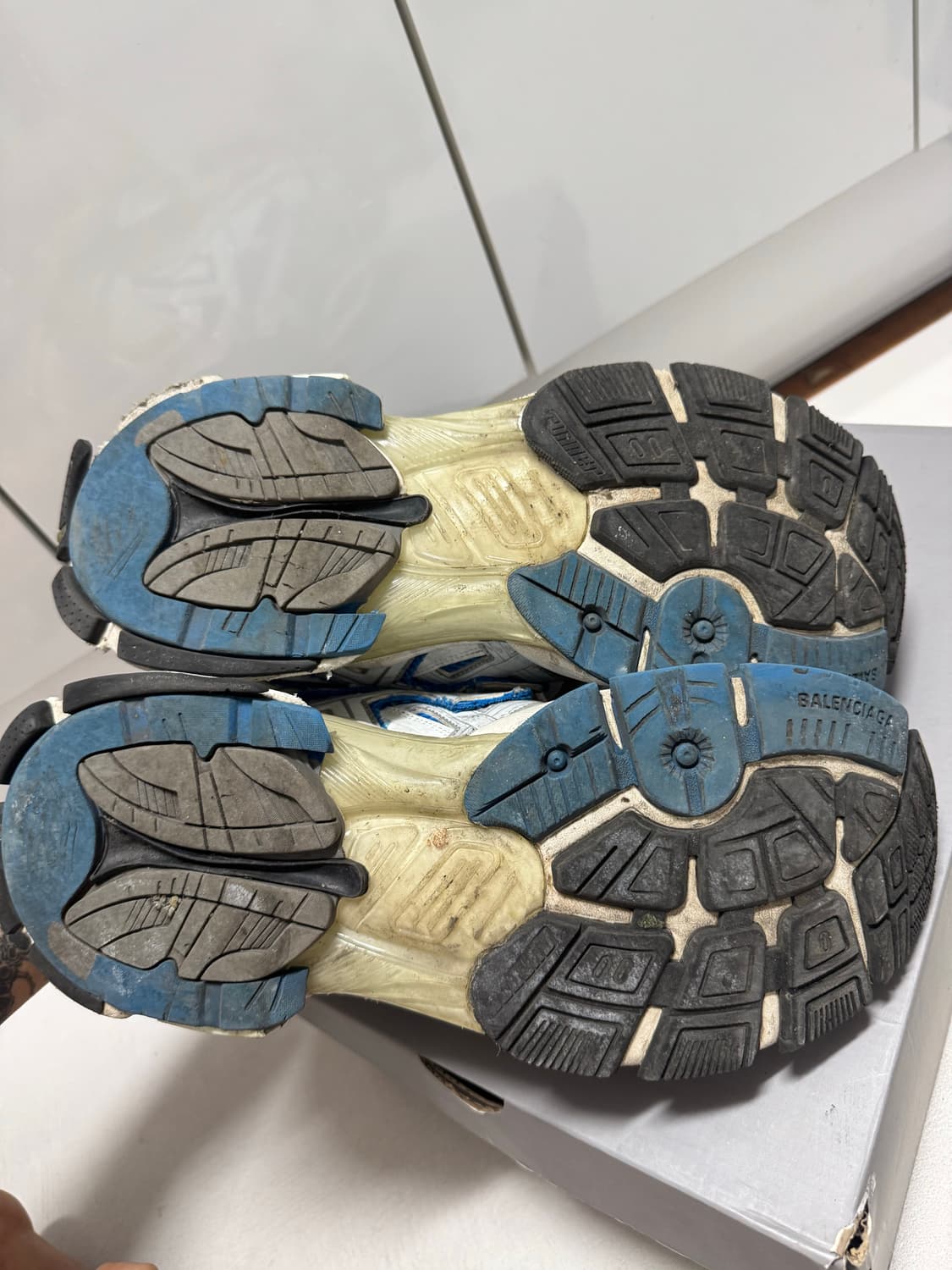 발렌시아가 뉴러너 블루 44 상품이미지3