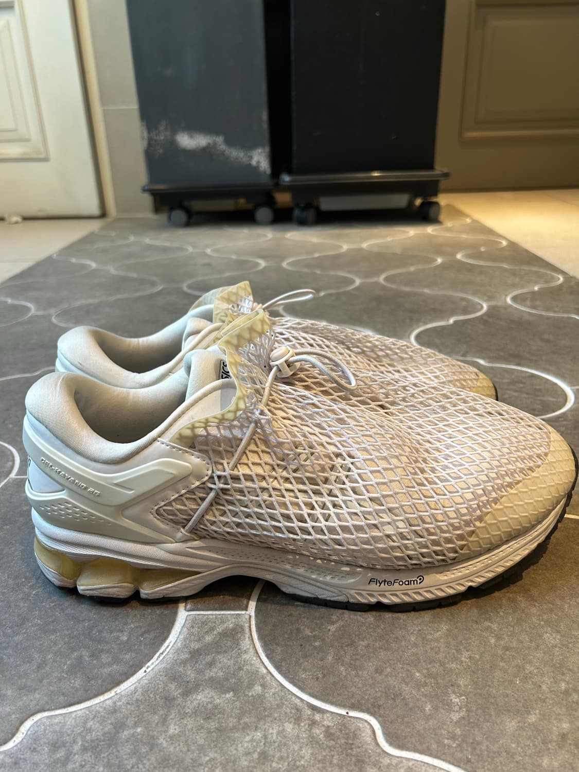 아식스x비비안웨스트우드 콜라보 젤 카야노 상품이미지3