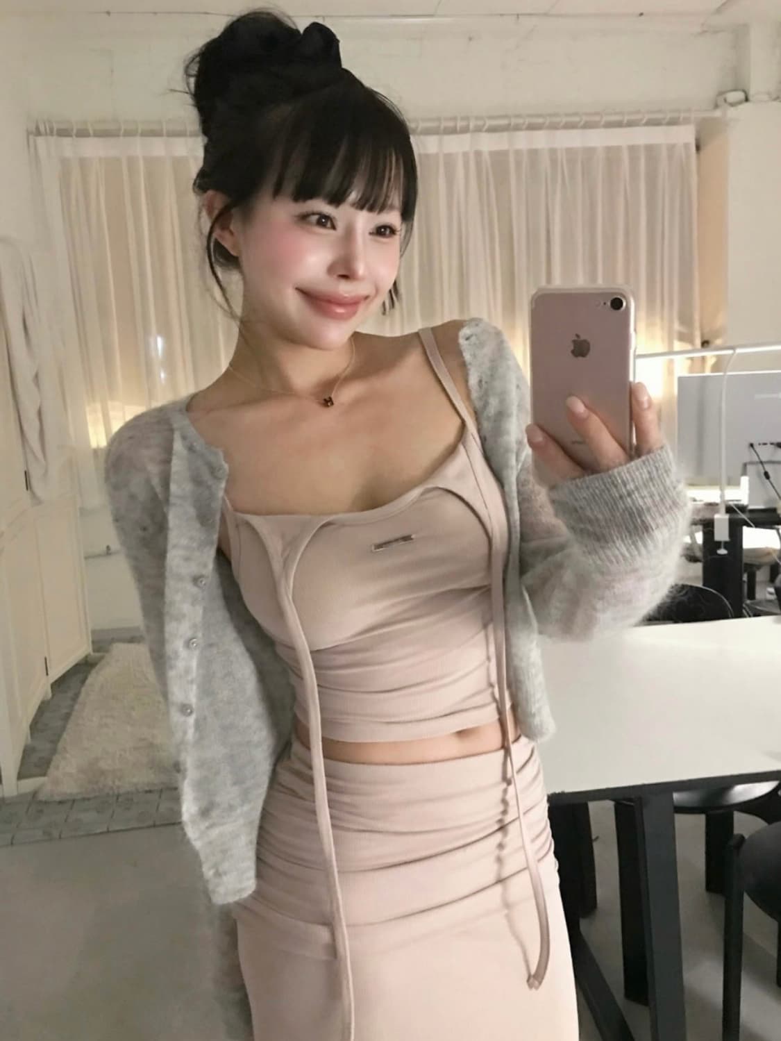 클라우드이모션 퍼글렛 드롭 나시 + 셔링 로우 스커트 셋업 상품이미지1