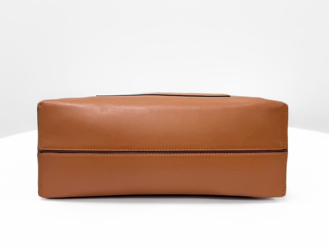 로에베 아나그램 레더 쇼퍼백 상품이미지6