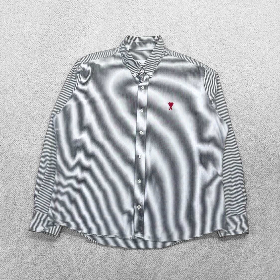 아미 Ami 스몰 하트 자수 로고 스트라이프 셔츠 상품이미지1