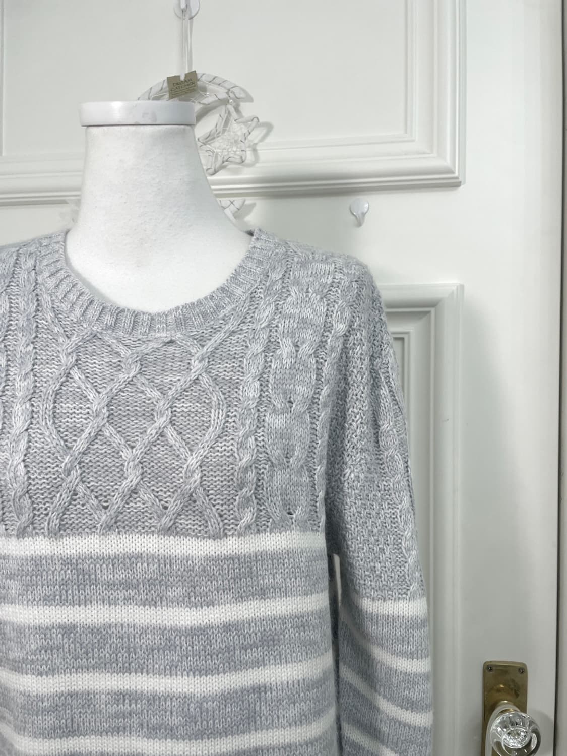 melange gray white stripe twist sweater 상품이미지6