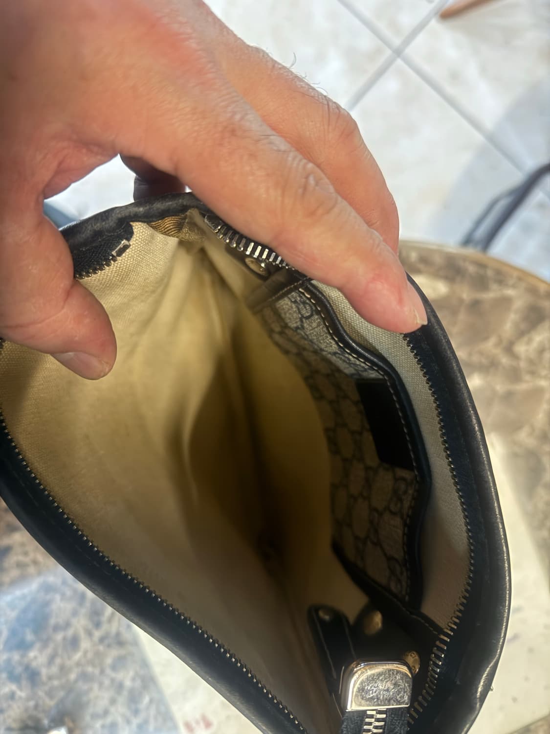 정품 구찌 삼선 미니 크로스백 팝니다 상품이미지6