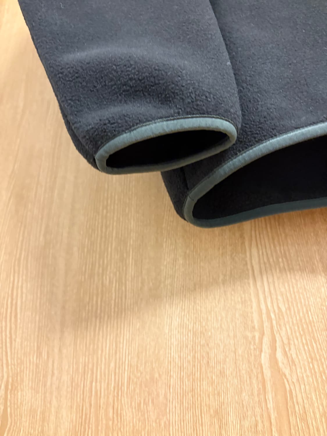 파타고니아 신칠라 스냅티 플리스 풀오버 블랙 포지 그레이 상품이미지3