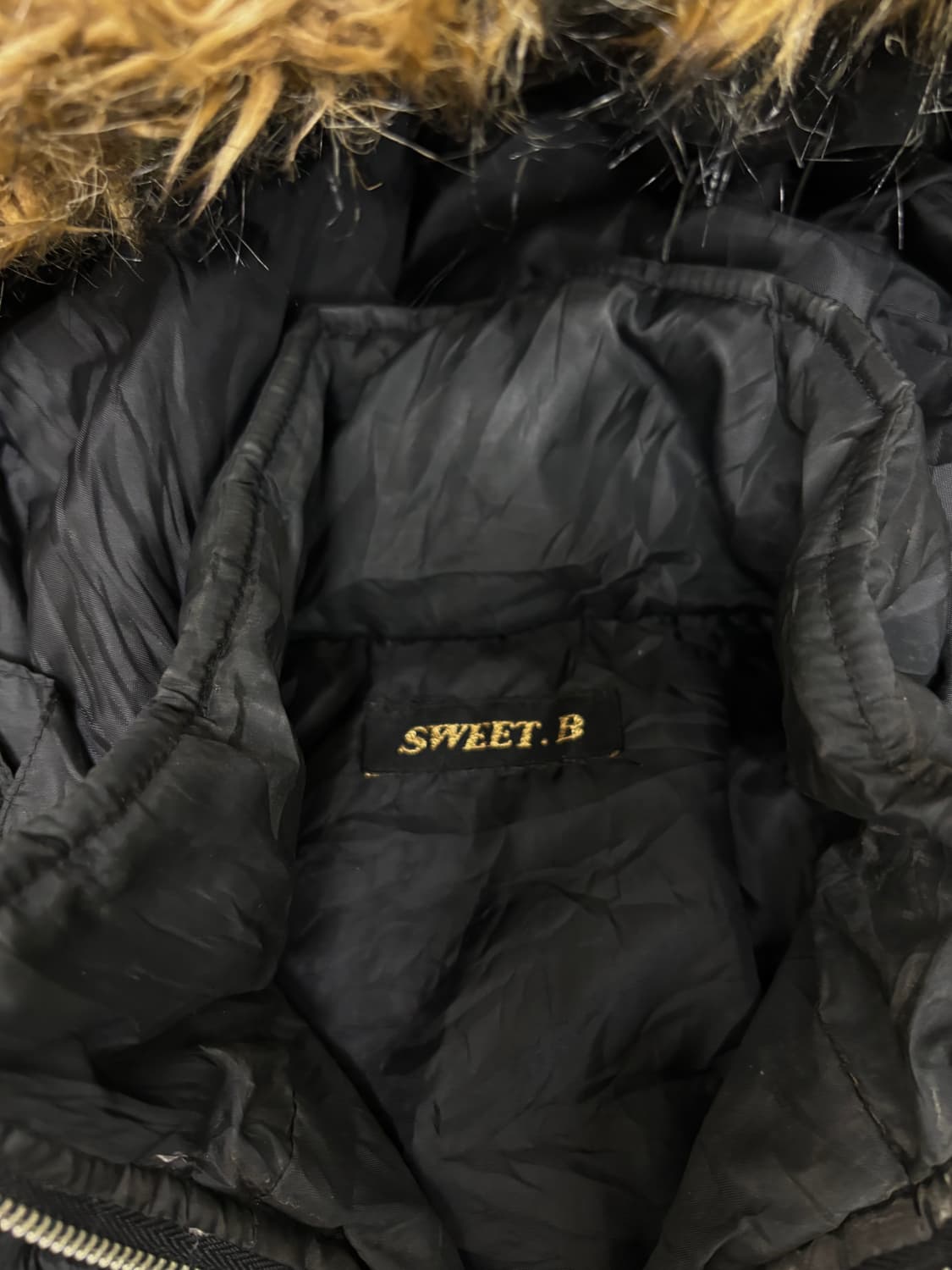 Y2K Black Fur Padding 상품이미지3