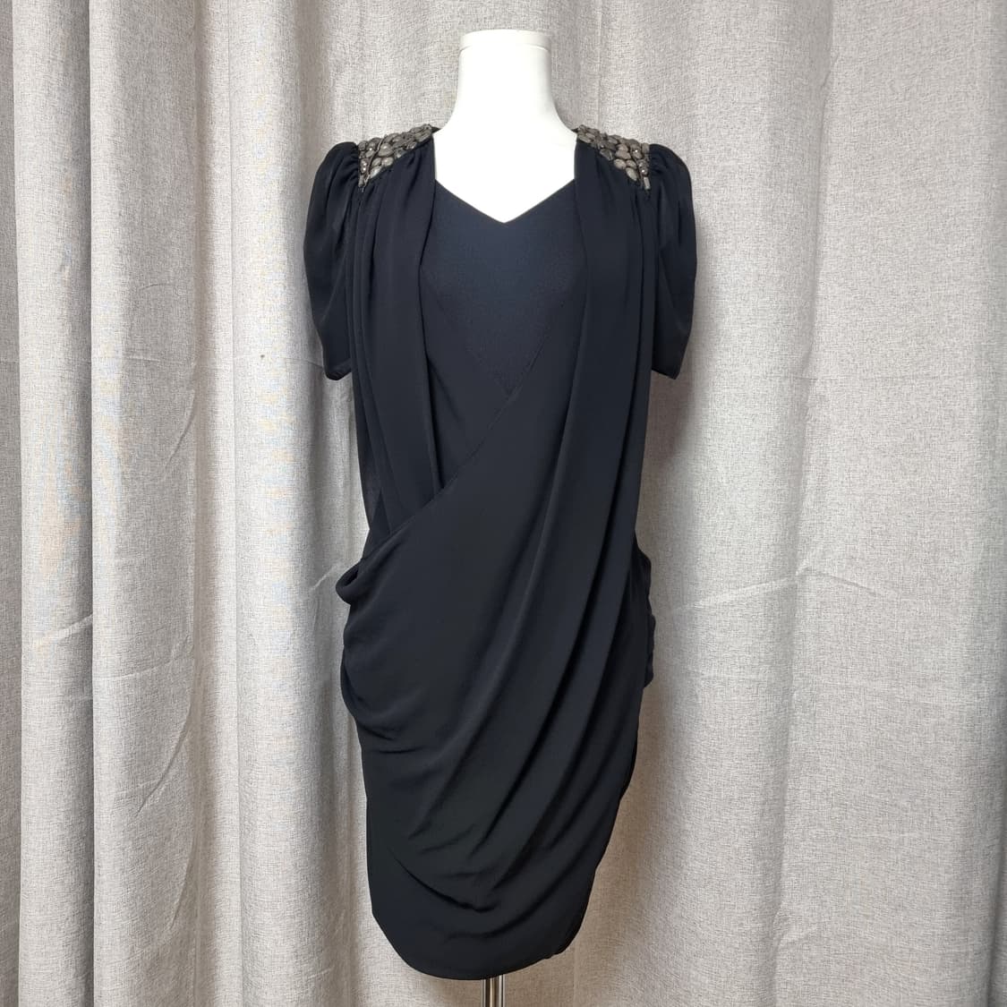 모조에스핀 드레스 원피스 큐빅숄더 (55) 2회착+드라이완/ 상태최상 상품이미지1