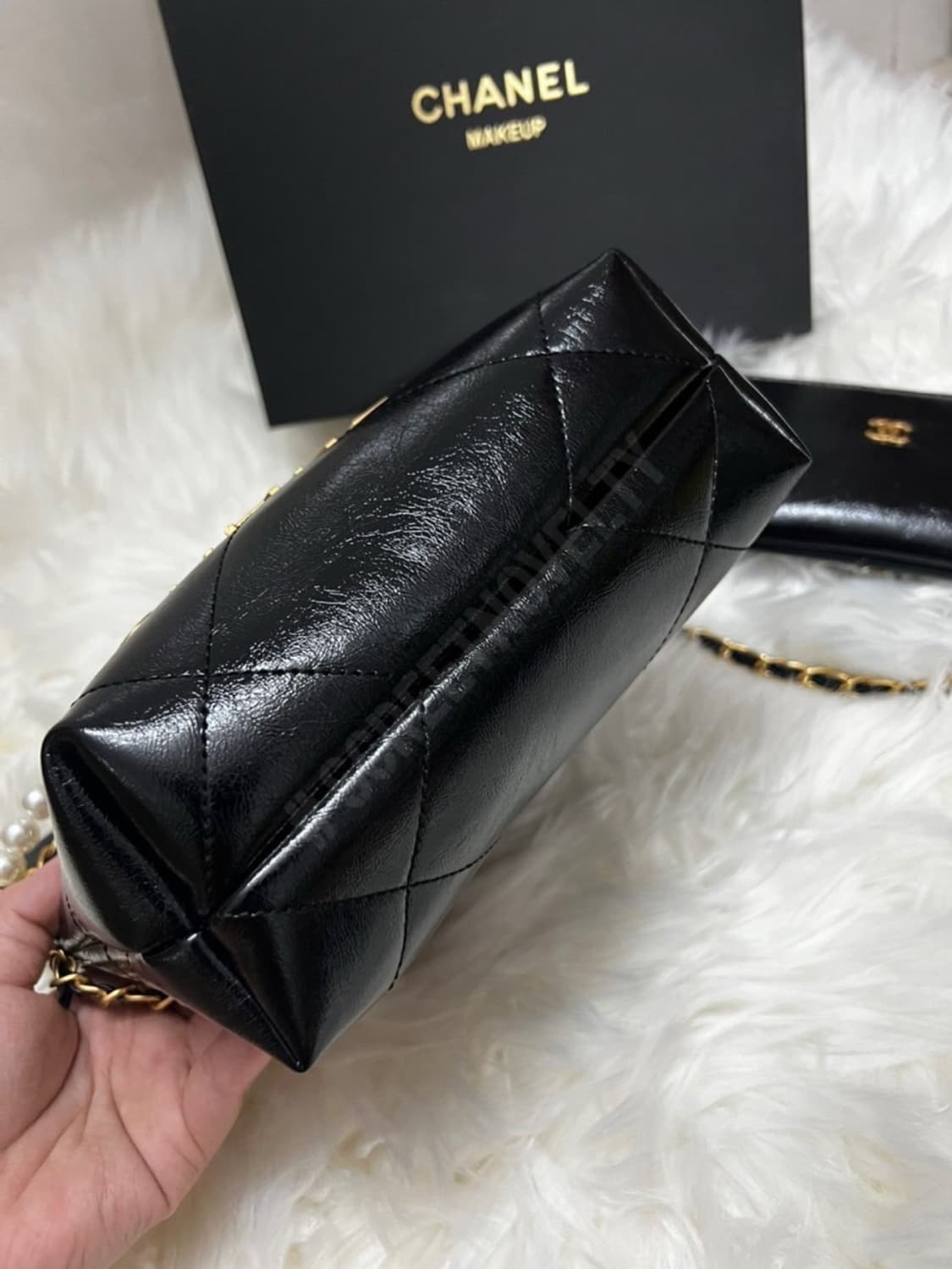 샤넬VIP 진주 미니핸드백 빅로고 크로스바디  & 파우치 상품이미지6