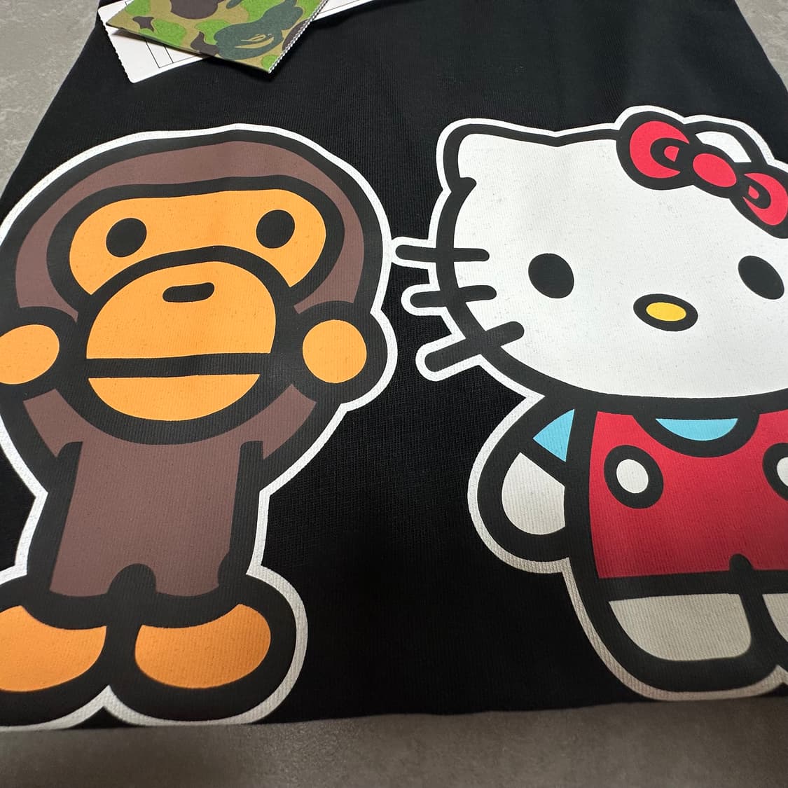 베이프 베이비 마일로 x 헬로 키티 티셔츠 상품이미지4