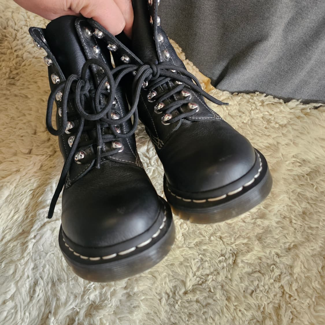 240 닥터마틴 1460 파스칼 하드웨어 8홀 부츠 블랙 상품이미지3