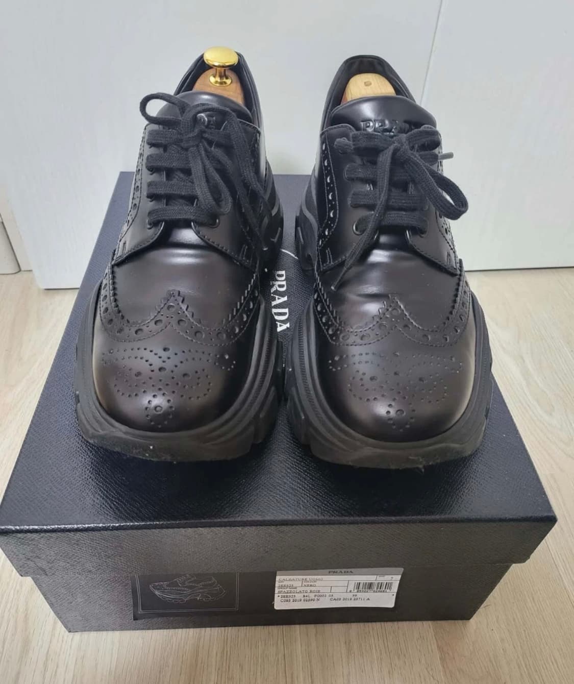 원가180만원 프라다 국내보증서 있는 스니커즈구두 상품이미지2