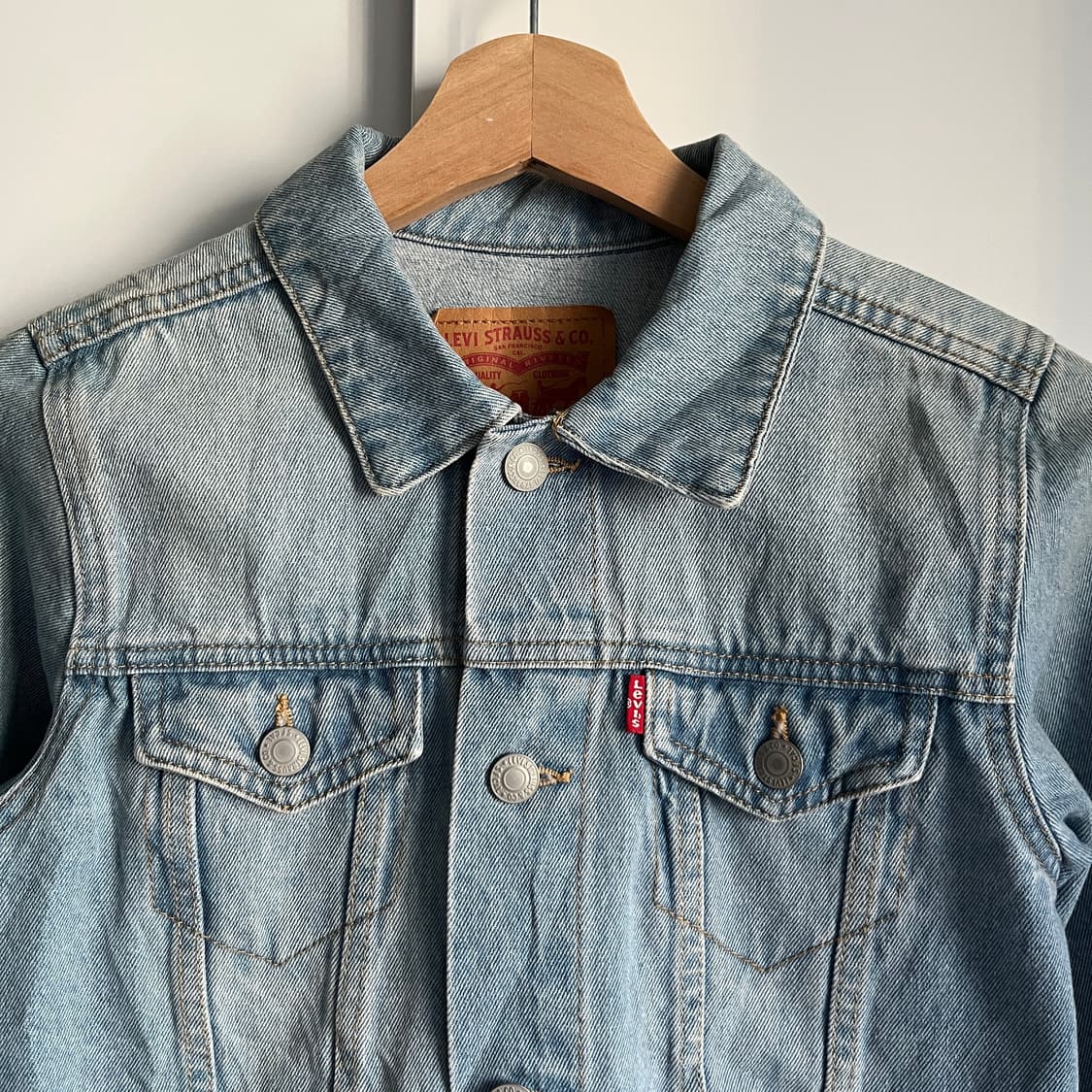 LEVI'S Denim Trucker Jacket 상품이미지4