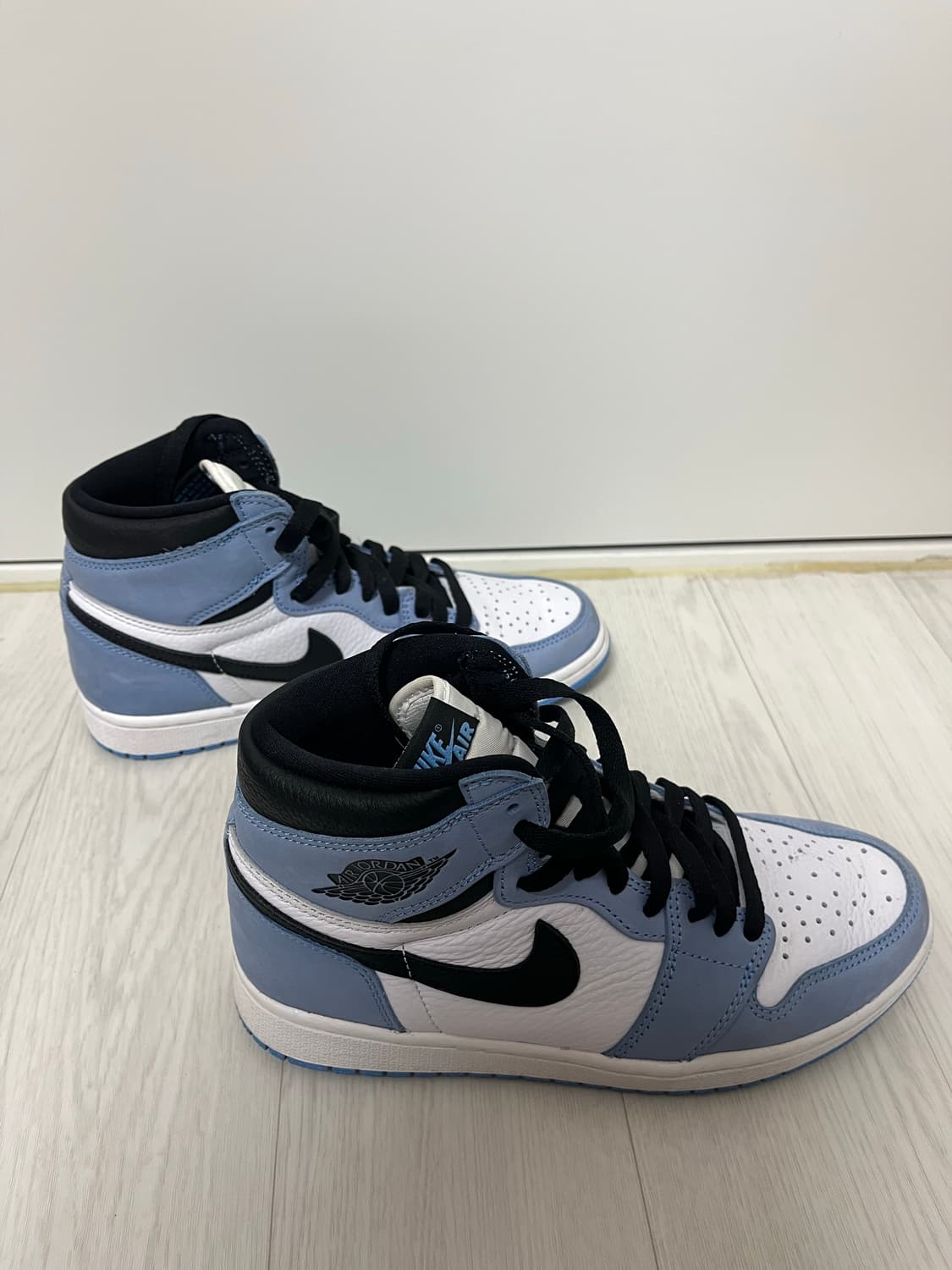 나이키 에어 조던 1 유니버시티 블루 상품이미지4