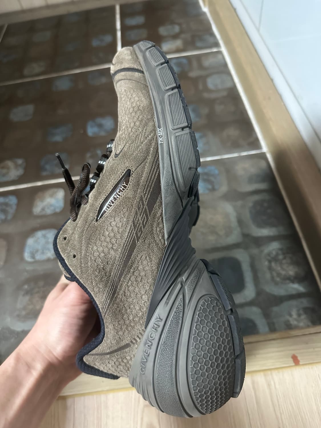 [42] 지방시 tk mx 러너 브라운 상품이미지5