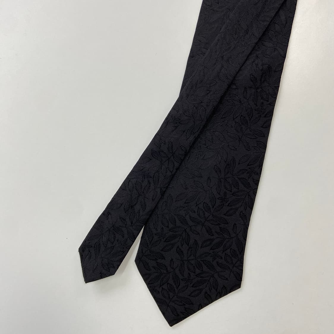 입생로랑(YSL) 명품 정품 블랙넥타이 10.1cm 상품이미지3