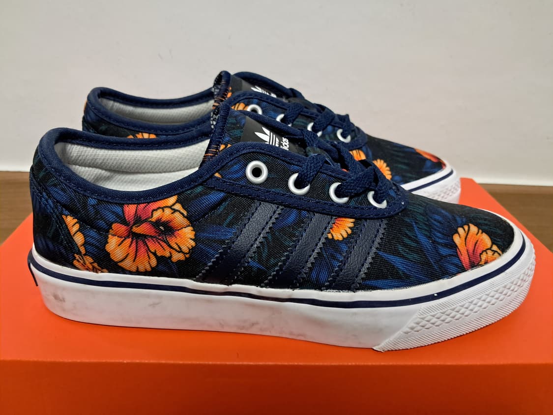 아디다스 스니커즈 230 상품이미지1