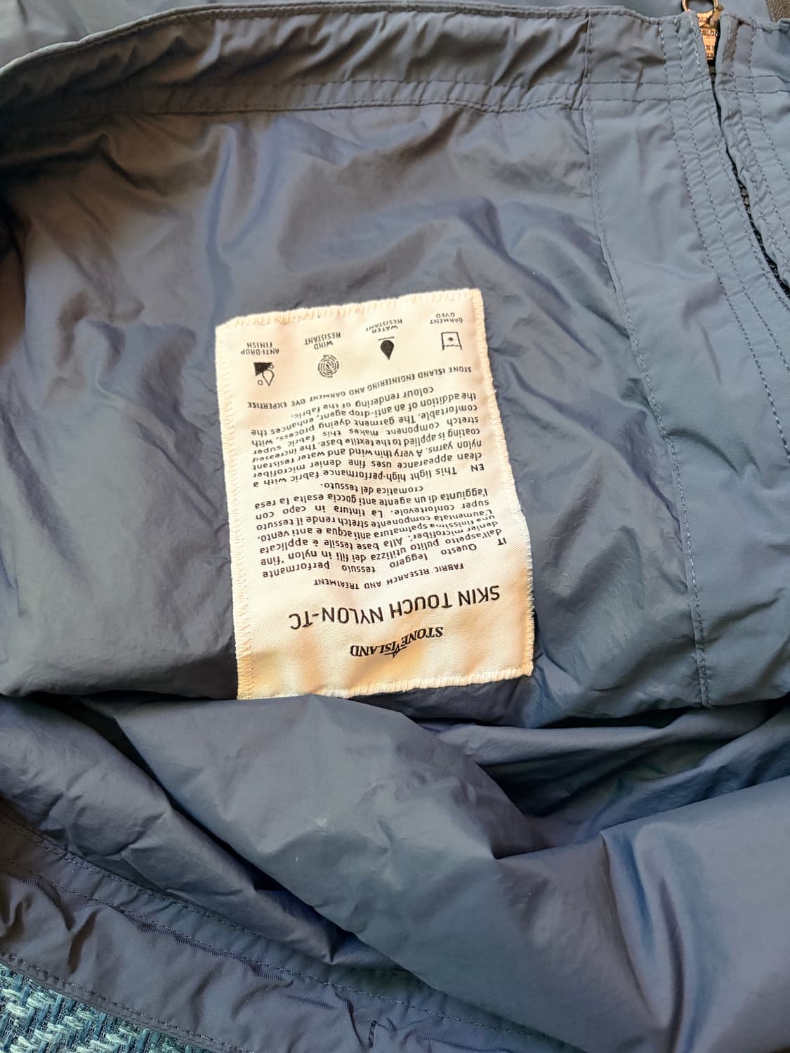 스톤아일랜드 스킨 터치 나일론-TC 바람막이 자켓 상품이미지4